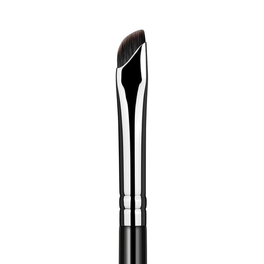 Pinceau maquillage anglé Éclat Bio, pinceau avec tête inclinée pour une application précise du maquillage.